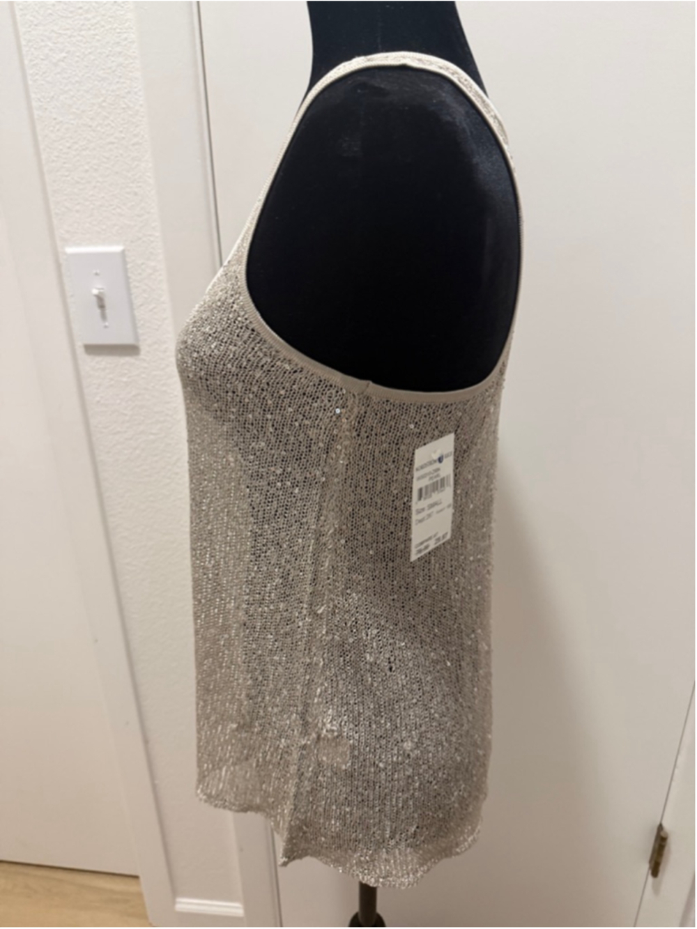 Willow & Clay Sequin Tank Top Small Silver Knit Sparkle Nordstrom Rack NWT Sleev - Picture 2 of 6